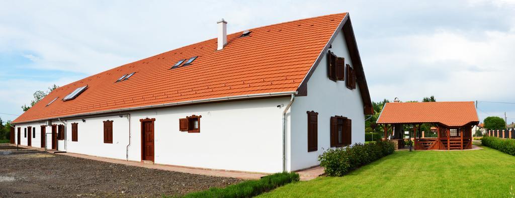 Falusi Patika - Tisza-tó Vendégház Tiszaszolos Exterior foto