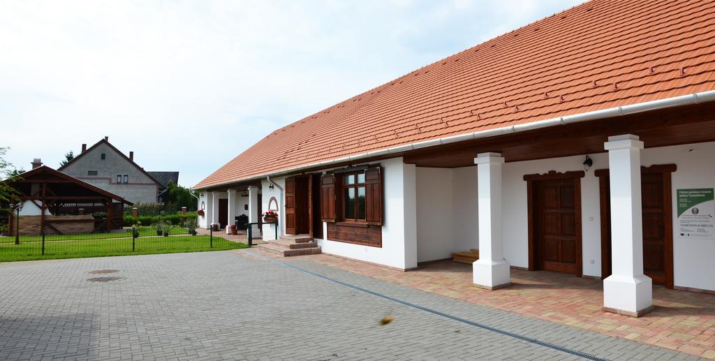 Falusi Patika - Tisza-tó Vendégház Tiszaszolos Exterior foto